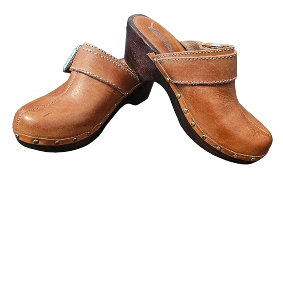 Michael Kors Women's Leather Studded Clogs Size 6M - Picture 7 of 10